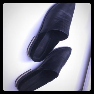 Kelsi Dagger Black mule loafer with heel trim